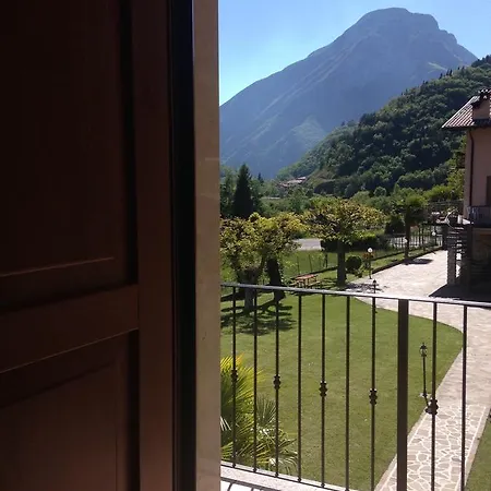 Hotel Garni Marika à Gargnano Extérieur photo