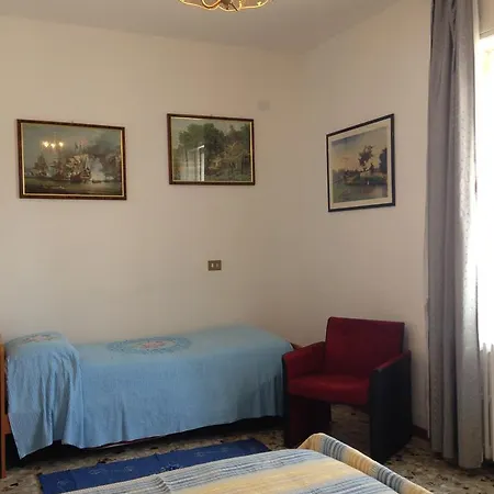Hotel Garni Marika à Gargnano Extérieur photo